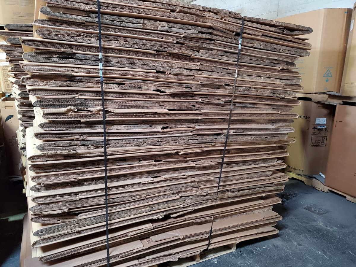 4 Wall Used Gaylord Resin Bins - Brownsville, TX 78521