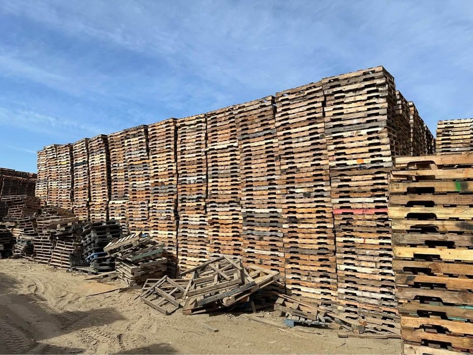 Grade B 48 x 40 #2 Stringer 4-way Wooden Pallets - El Paso TX 79912