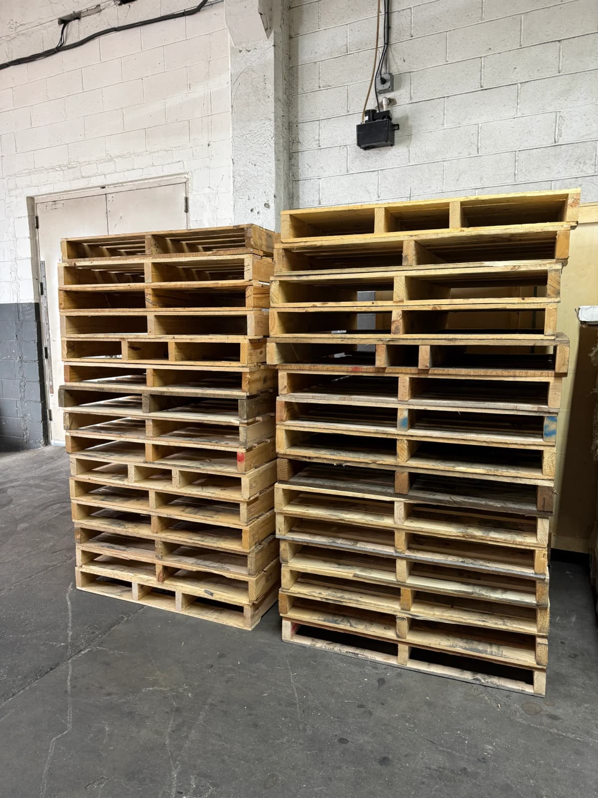 Grade B 41.5x41.5x6 Pallets