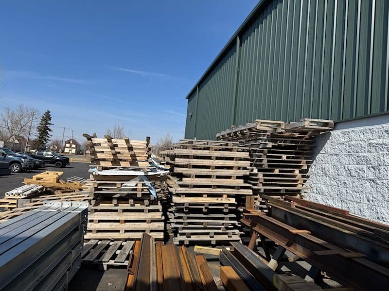 Used 48x40 Wooden Pallets - Kissimmee, Florida 34747