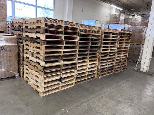 Grade B 48 x40 Wooden Pallets - Voorhees, NJ 08043