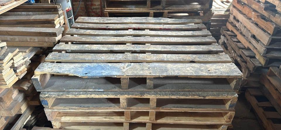 48 x 48 Used Stringer 4-Way Entry Pallets - Manchester NH	03104