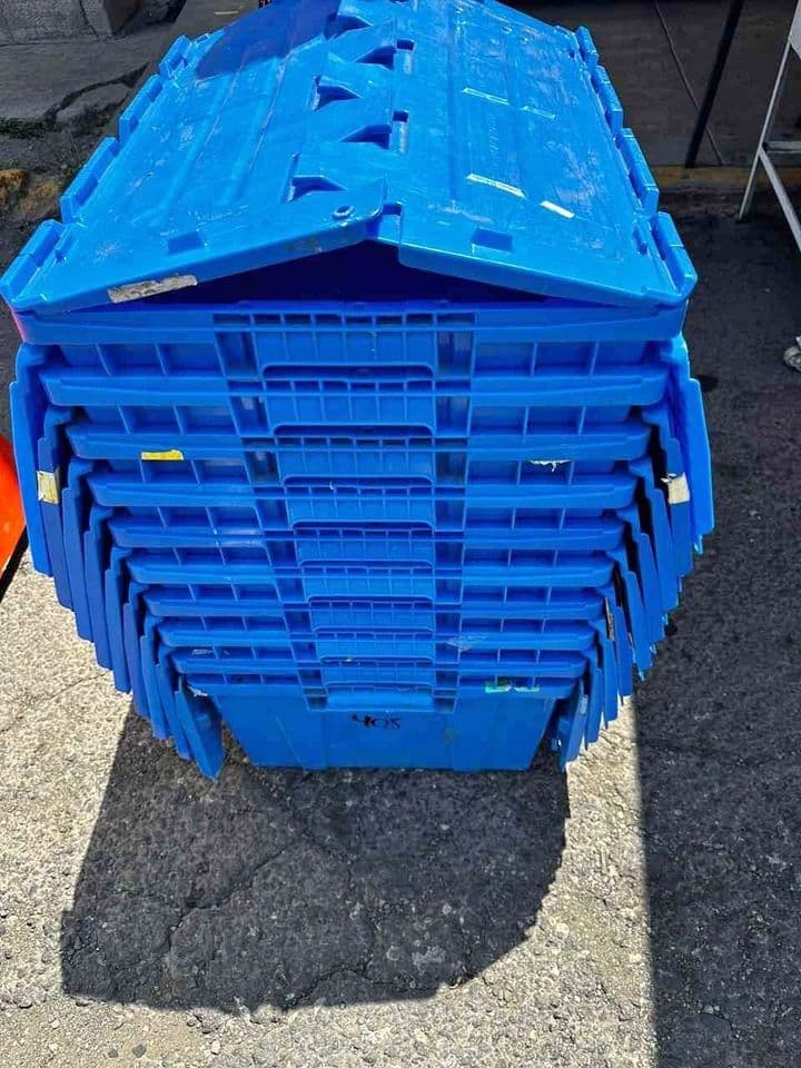 22" x 18" x 11" Used Plastic Crates - Neenah WI 54956