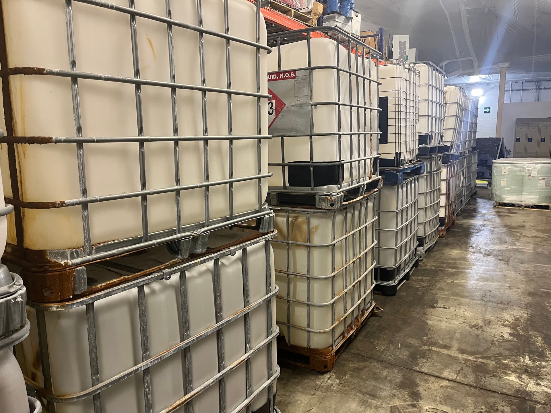 Rinsed 275 Gallon IBC Tanks - Hesperia CA 92345