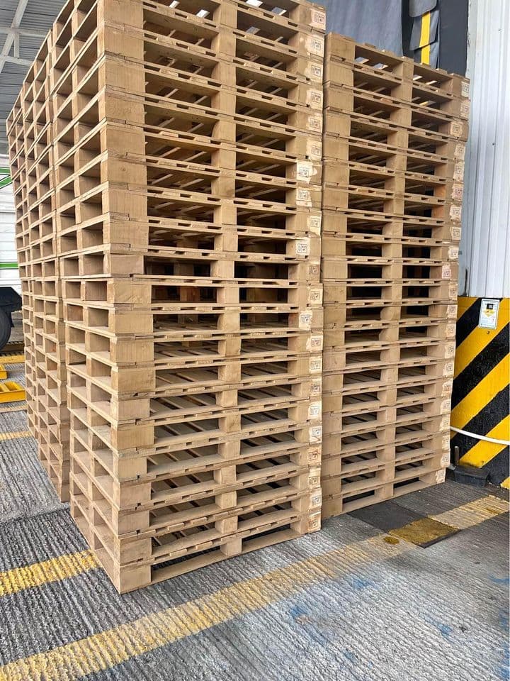 48 X 48 New 4-way Block Pallets - Forest Hills, NY 11375
