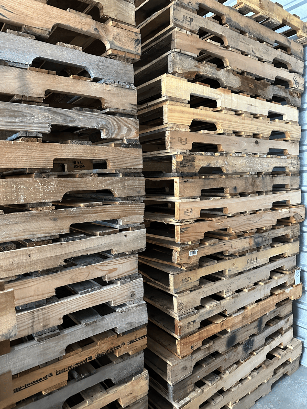 Grade A 48L 40W 4 Way Pallets - Poland, OH 44514
