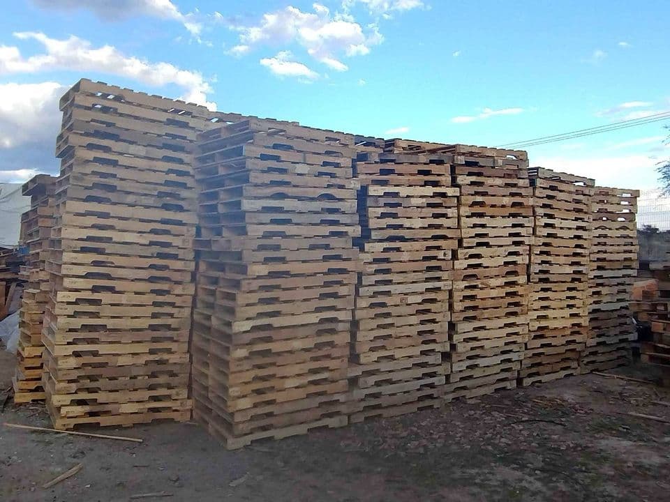 48 x 40 4-way entry grade A Wooden Pallets -  Anchorage AK 99507