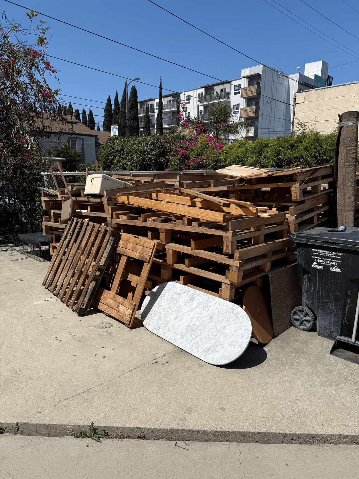 Grade B Pallets - Los Angeles, CA 90029