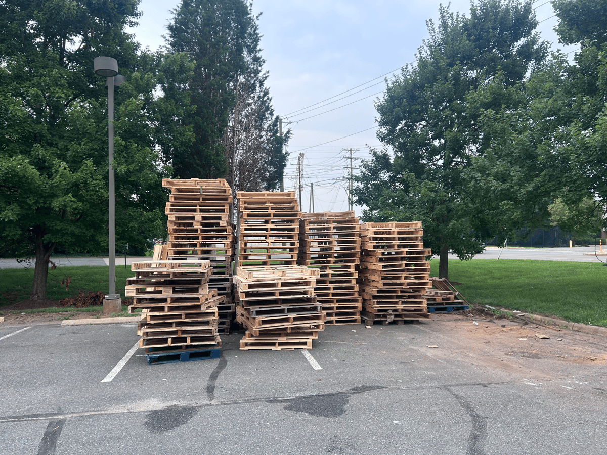 Grade A 70x47x6 Pallets - Manassas, VA 20110