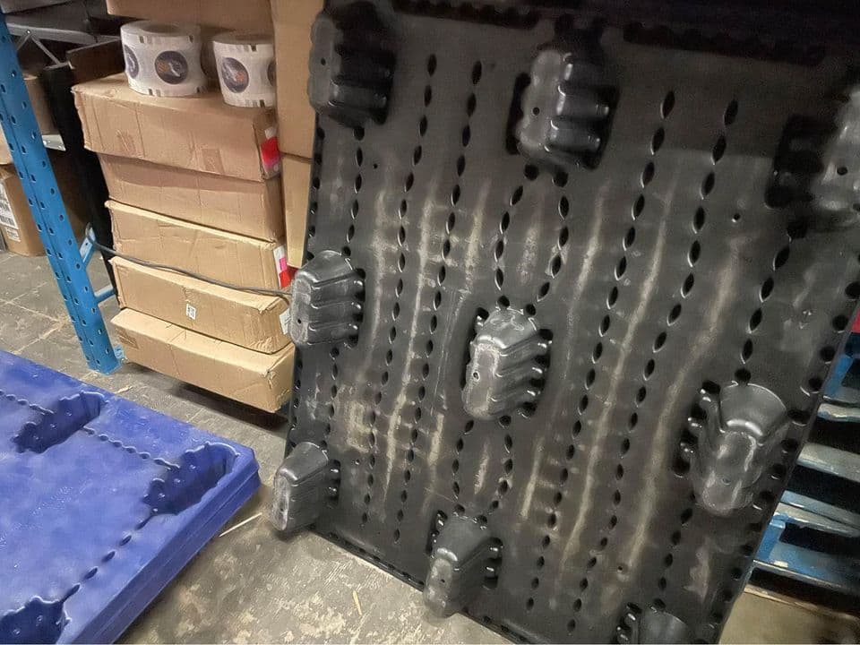 Nestable 48" x 40" Plastic Pallets - Waukesha WI 53186