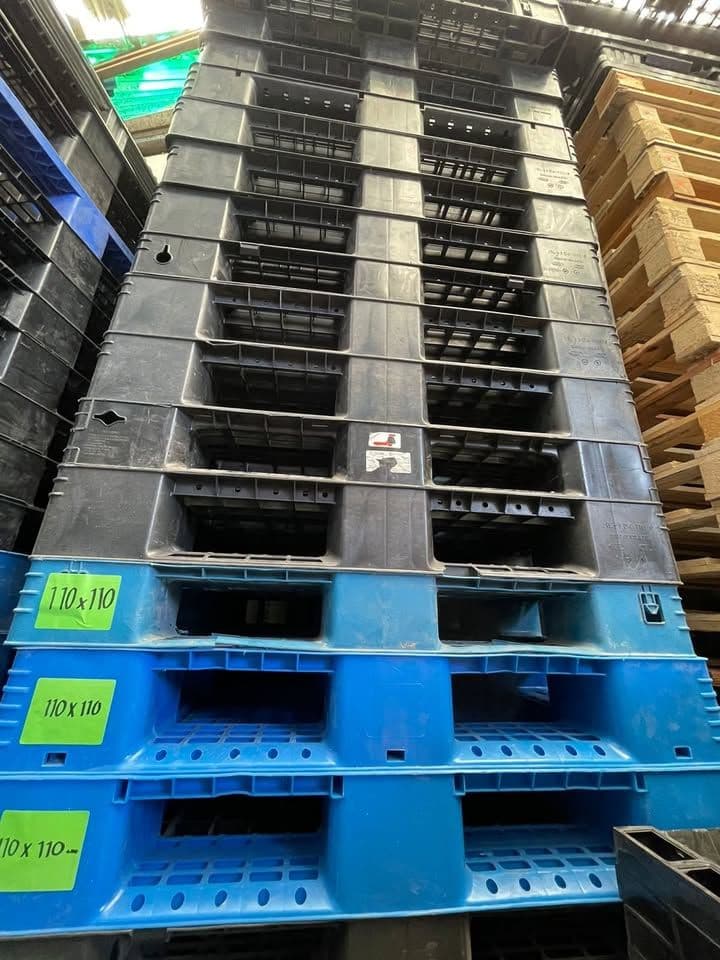 Blue/Black Used Plastic Pallets 48 x 40 - Jacksonville FL 32244