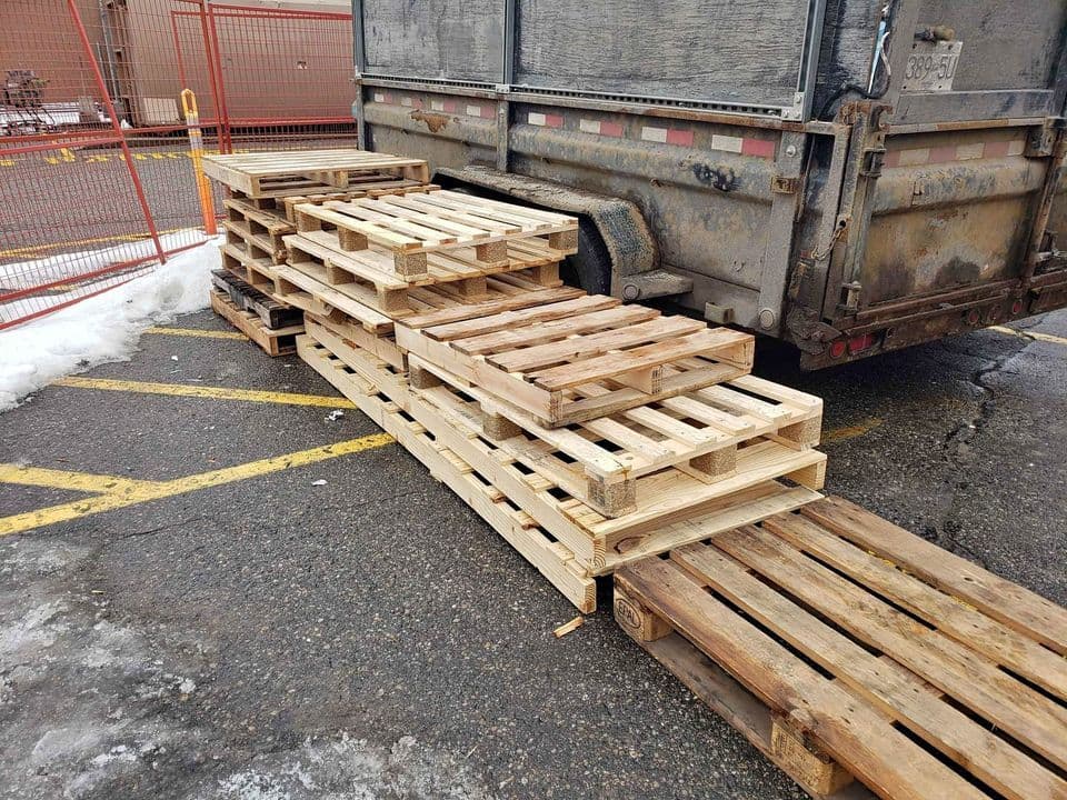 800 x 1200 Used 4-Way Block Euro Pallets - Louisville KY 40203