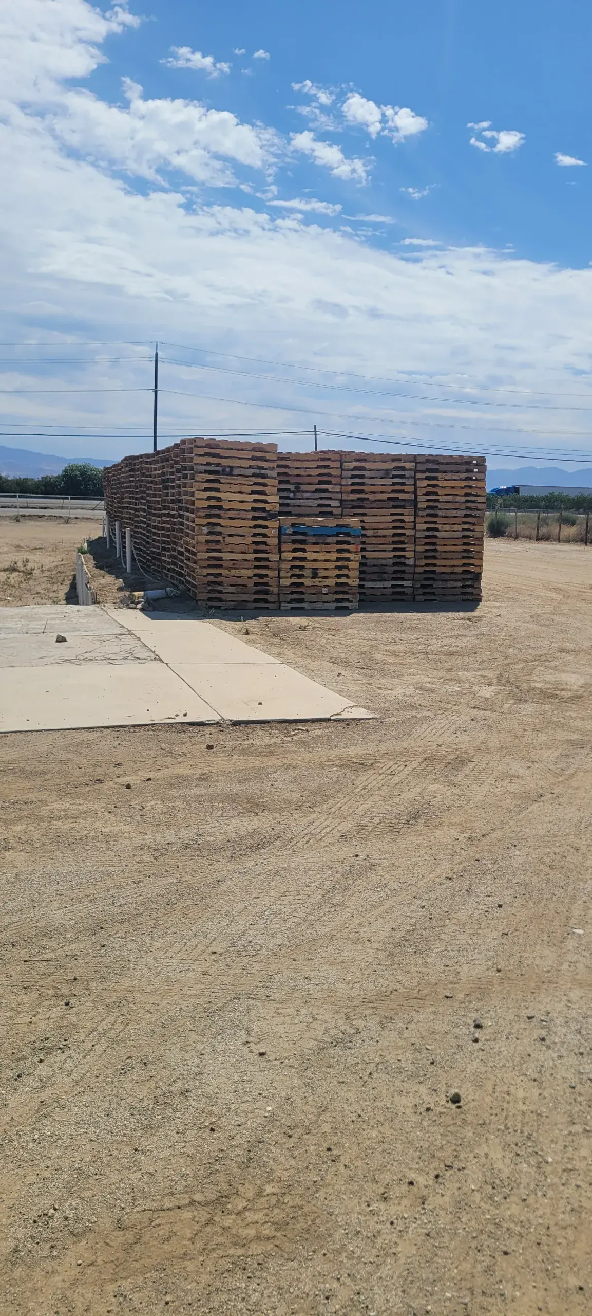 Combo 48x40x6 4 Way Stringer Mixed Hardwood Pallets - Bakersfield, CA 93313