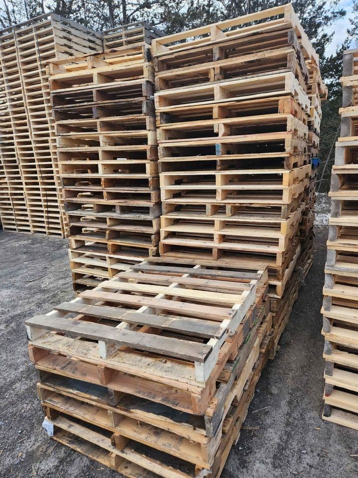 48 x 40 Used 2-Way Stringer Pallets - Cheshire CT 06410