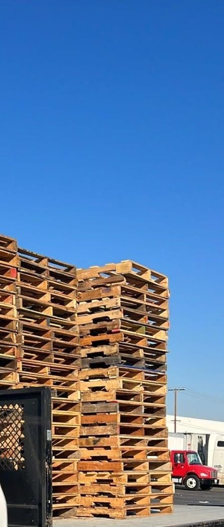 Used 48x40 Wooden Pallets - Louisville, KY 40018