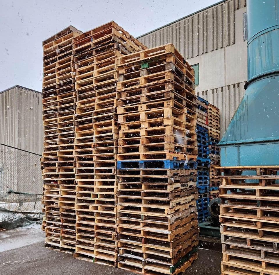 48 x 40 Used 4-Way Block Pallets - Newport RI 02840