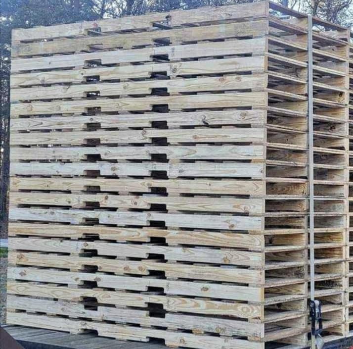 Recycled Large Custom Sized Wooden Pallets - Yuma AZ 85364