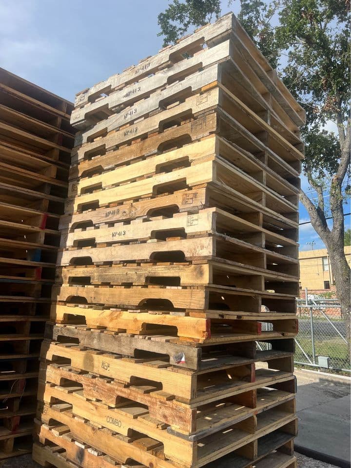 40 X 48 Repaired Grade A 4-way Stringer Pallets - San Bernardino, CA 92407
