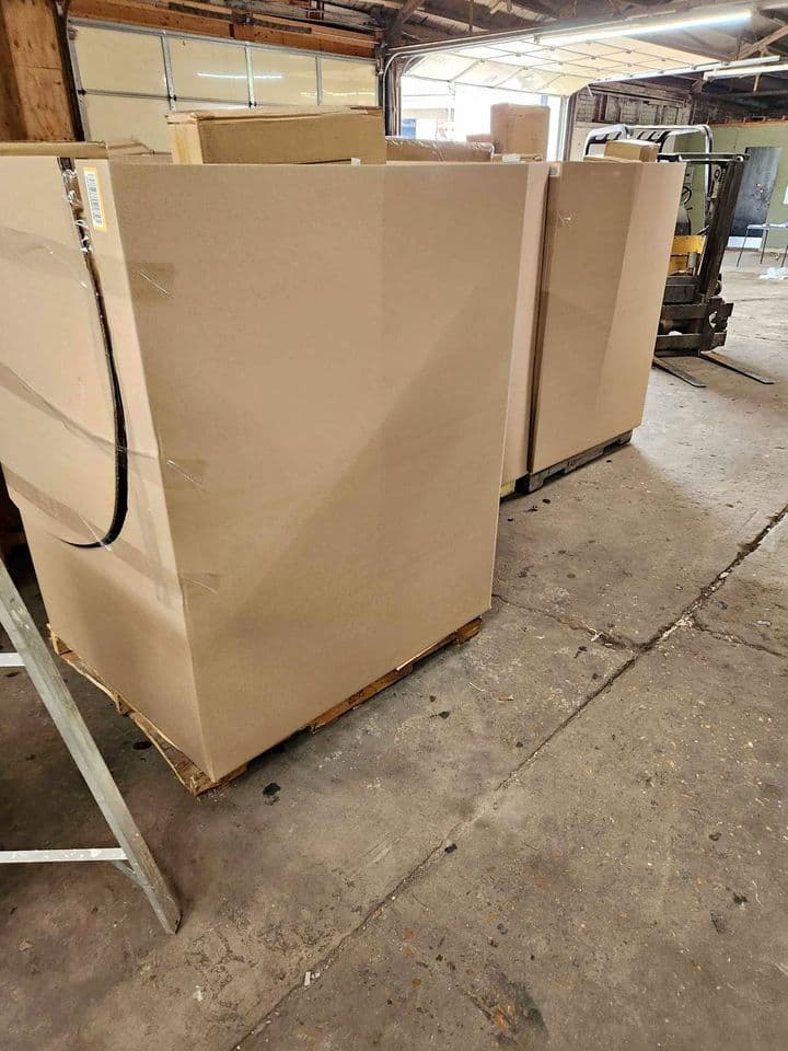 48 x 48 x 48 5ft Used Gaylord Bins - Hesperia CA 92345