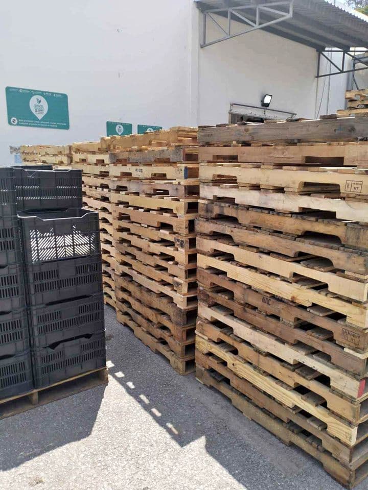 Used 48 x 40 Grade A Wood Stringer Export Pallets - Mililani HI 96789