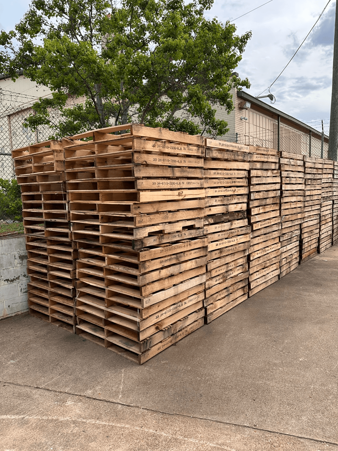 42x42 Used 2 Way Pallets - Montgomery, AL 36109 - Image 1