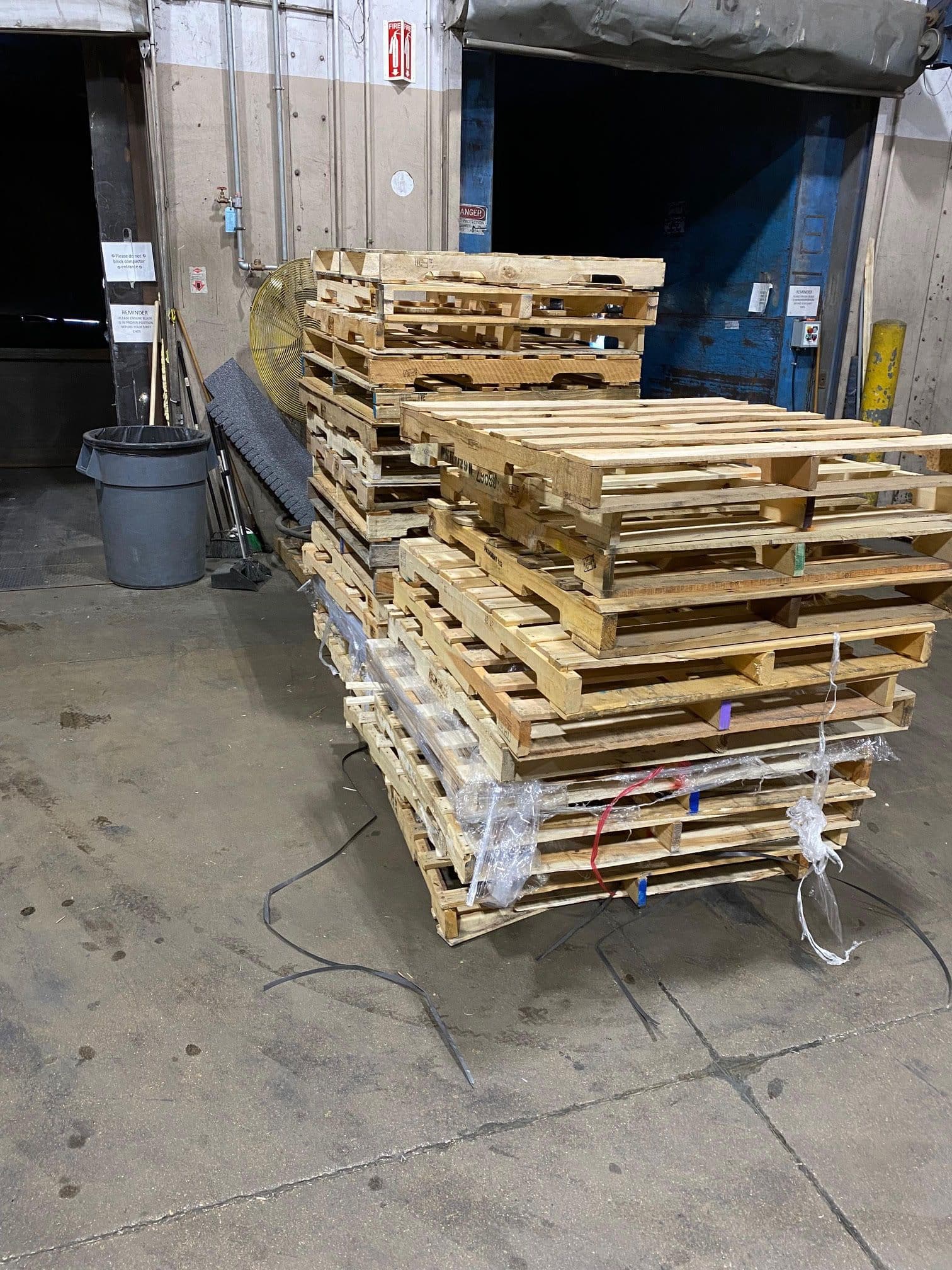 Used 48x40 Wooden Pallets - Denver, CO 80204