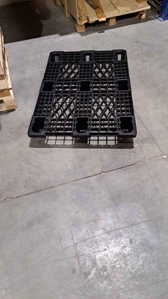 Nestable 40 x 48 Plastic Pallets - Nashua NH 03060