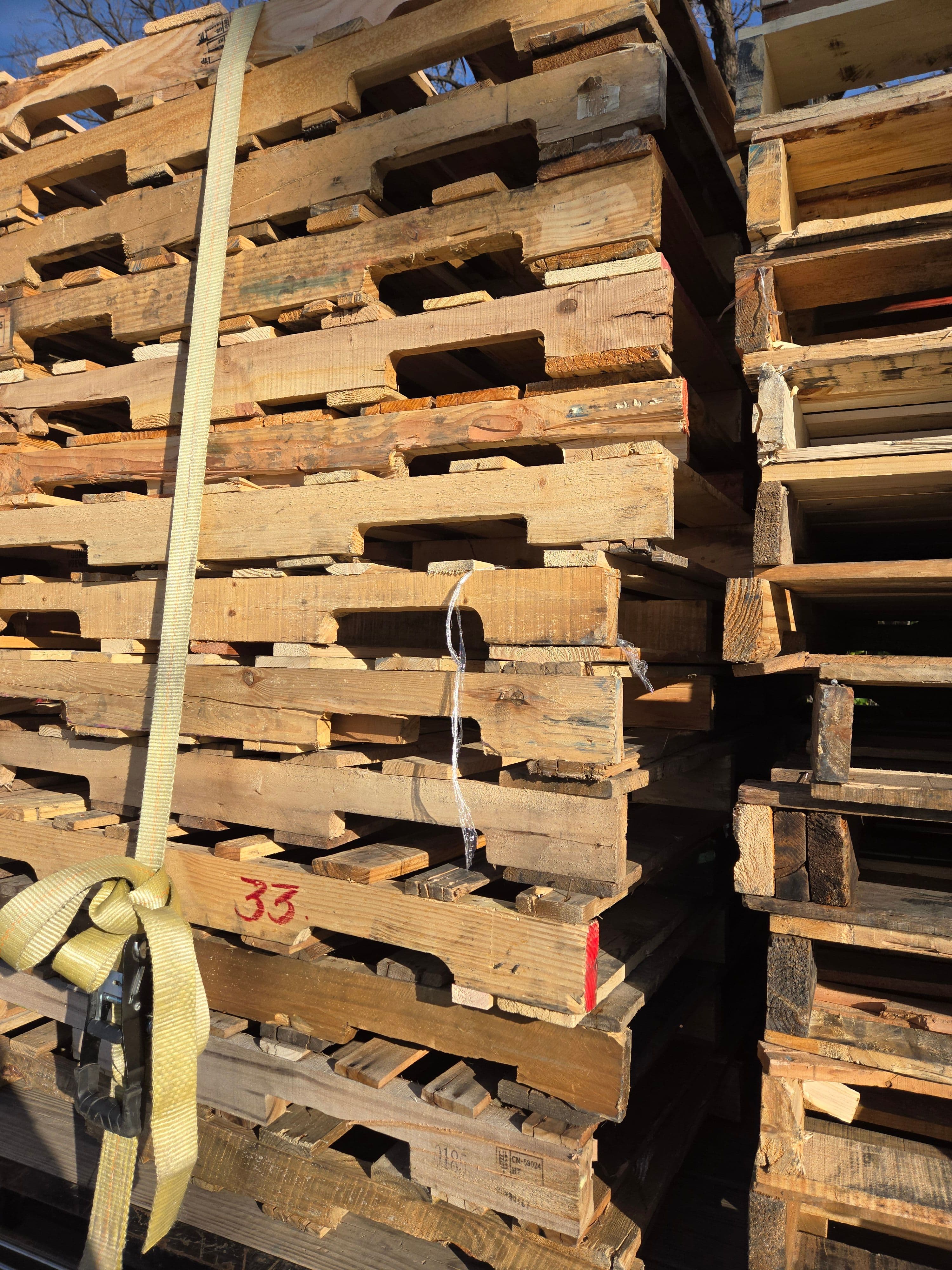 Used 48x40 Wooden Pallets - Tempe, AZ 85218