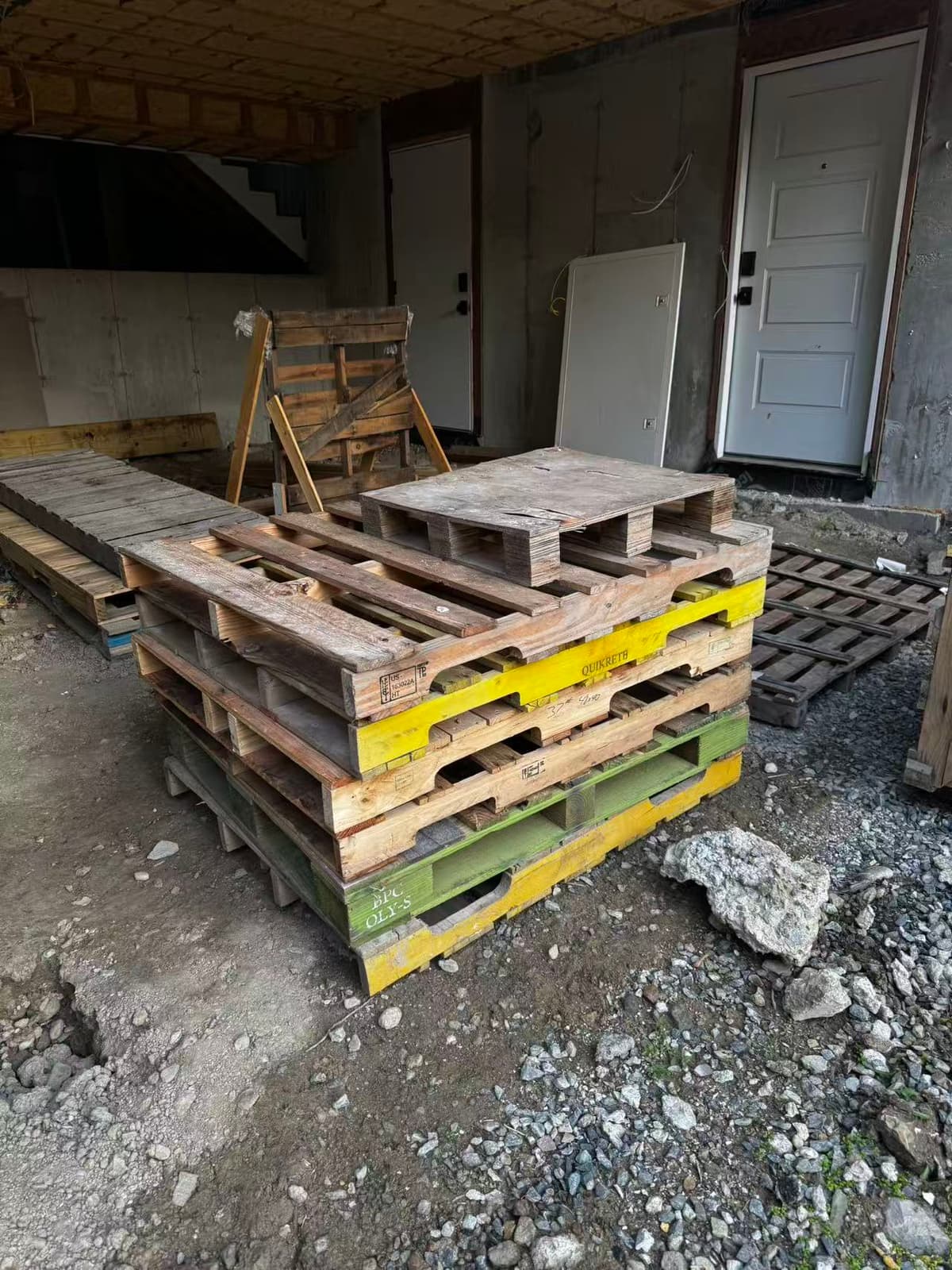 Grade C Pallets - Brookline, MA 02446