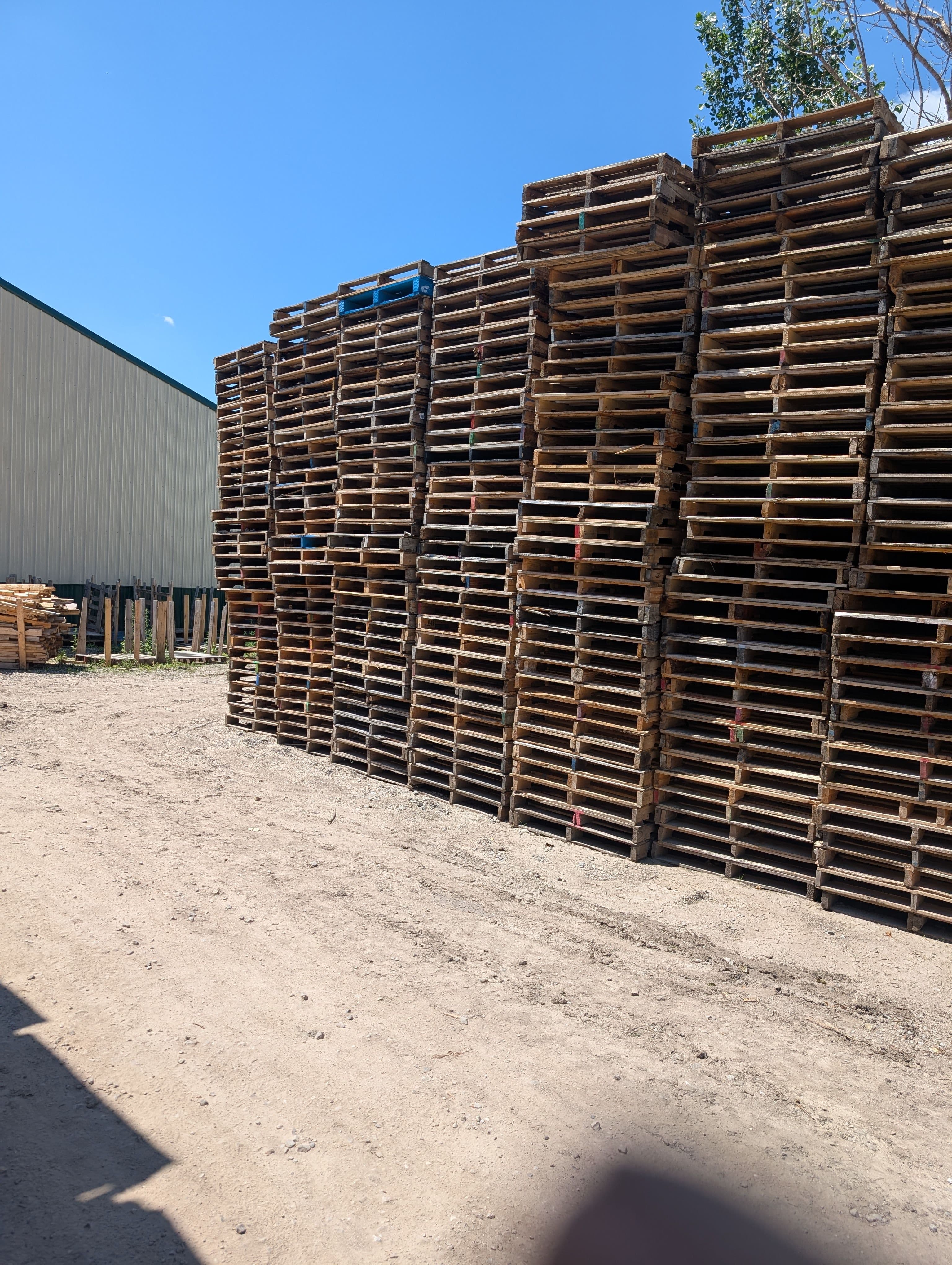 48x40 Grade B Pallet- 4 Way Clear Lake IA 50428 - Image 2