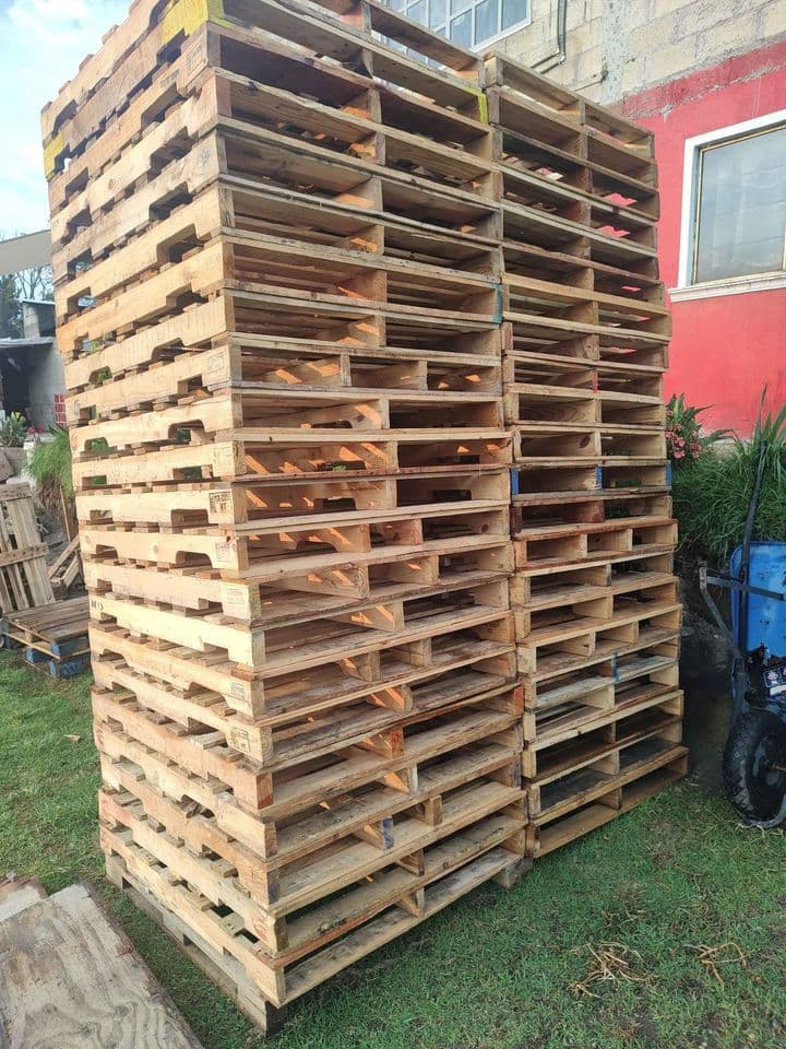48 x 40 Used 4-way Stringer Pallets - Lake Forest, CA 92630