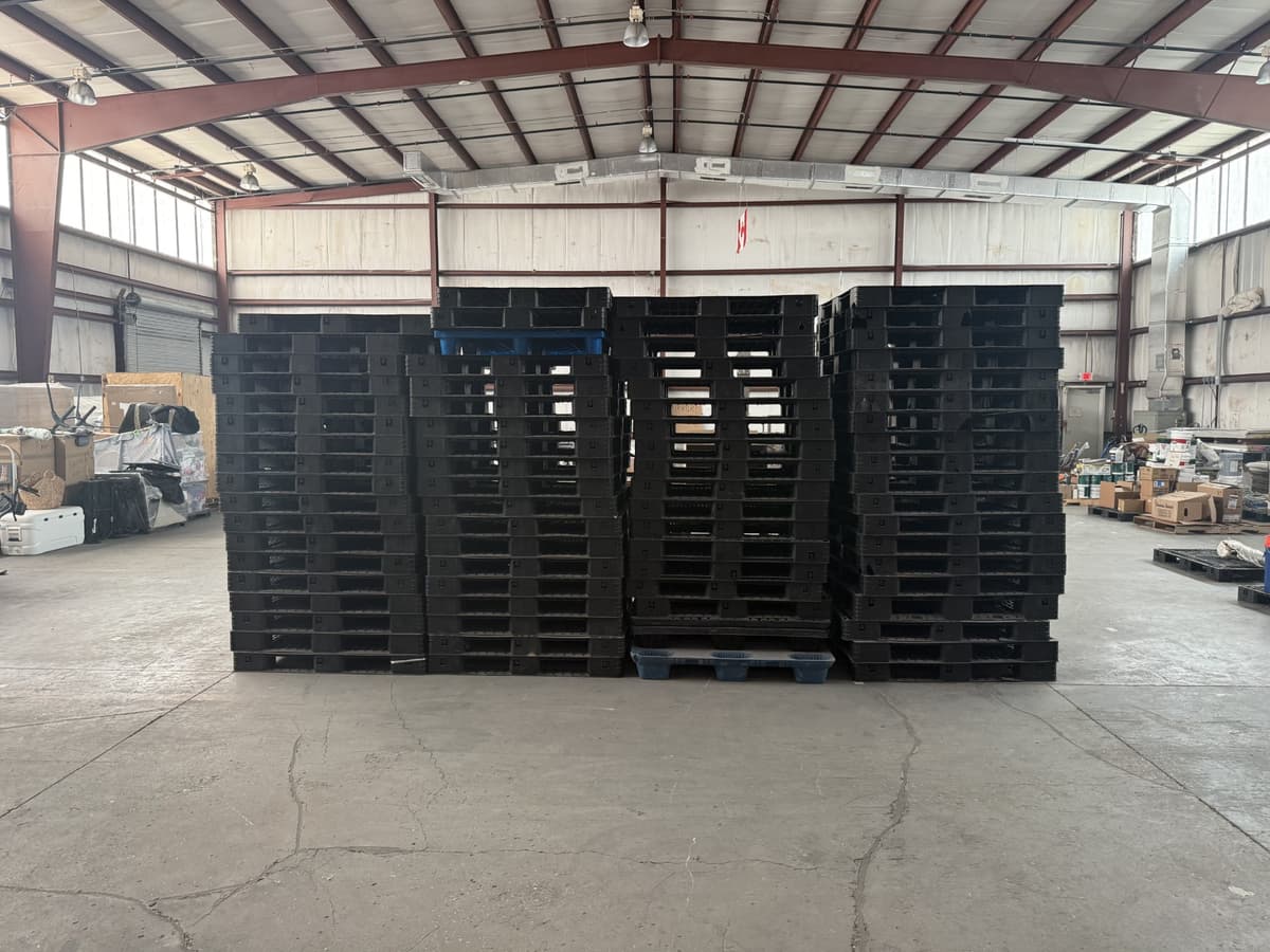 Used 48x48x6 Plastic Pallets - Largo, FL 33773