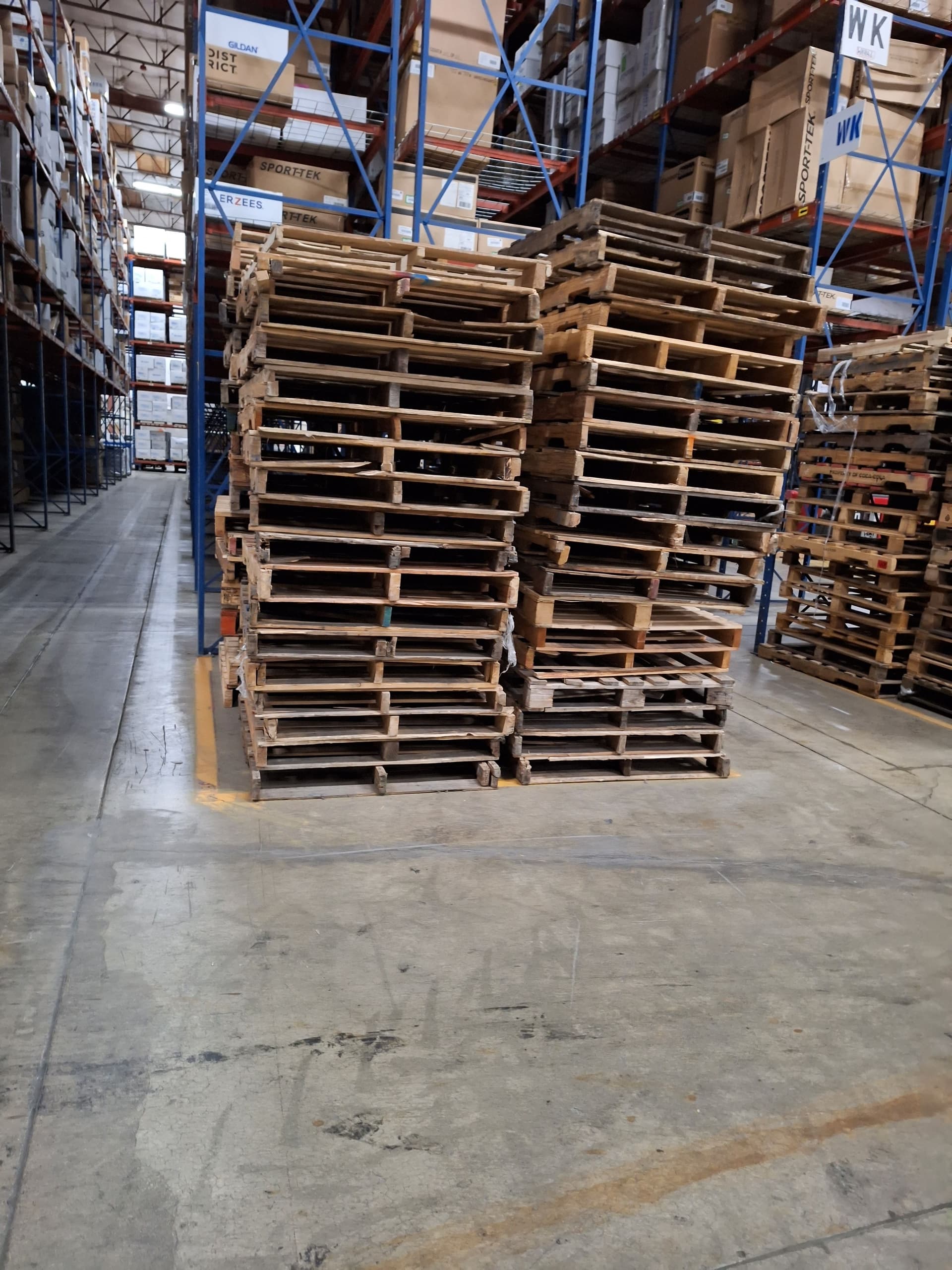 Used 48x40 Wooden Pallets - Eugene, OR 97401