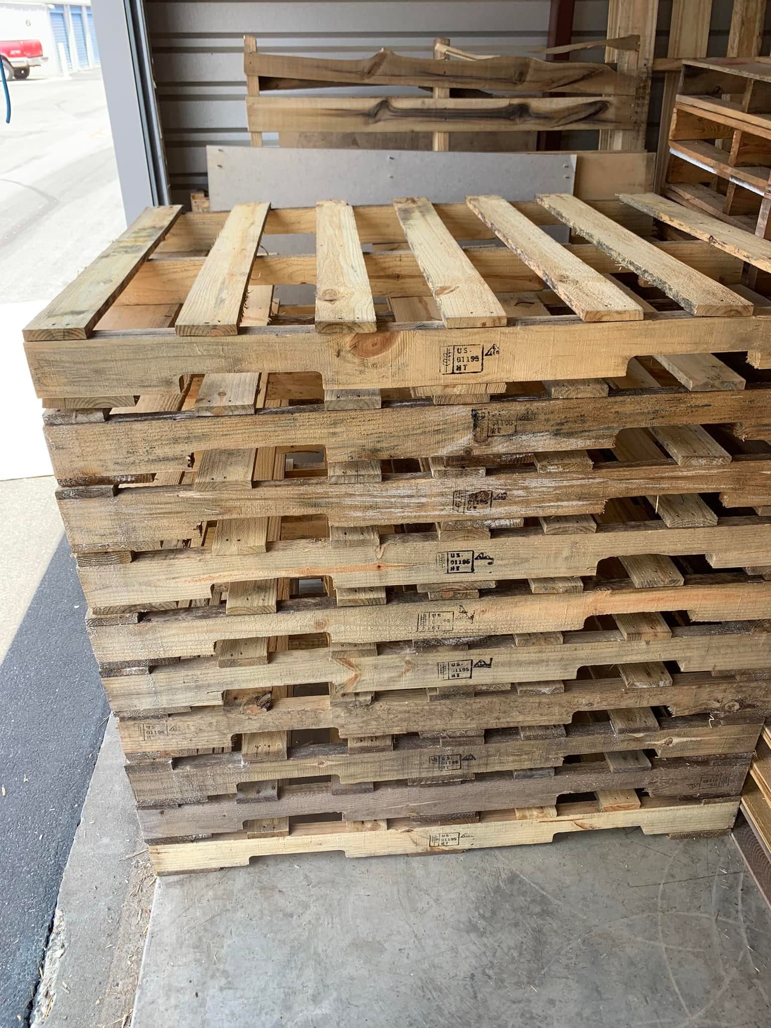 48 x 40 Grade A (#1) Hardwood White Pallets - Kokomo IN 46901