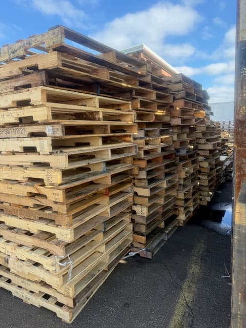 Grade B 48x40x6 Pallets - Canton, MS 39046