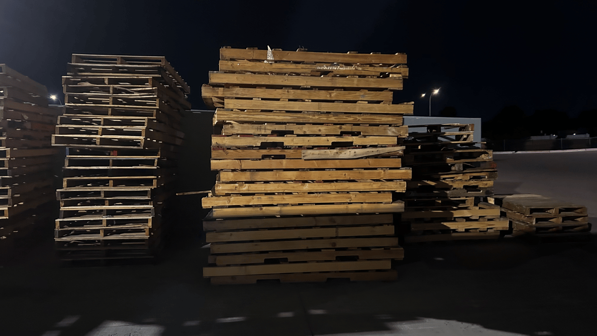 Combo 72x40x5 4 Way Stringer Recycled/Combo Pallets - Colorado Springs, CO 80916