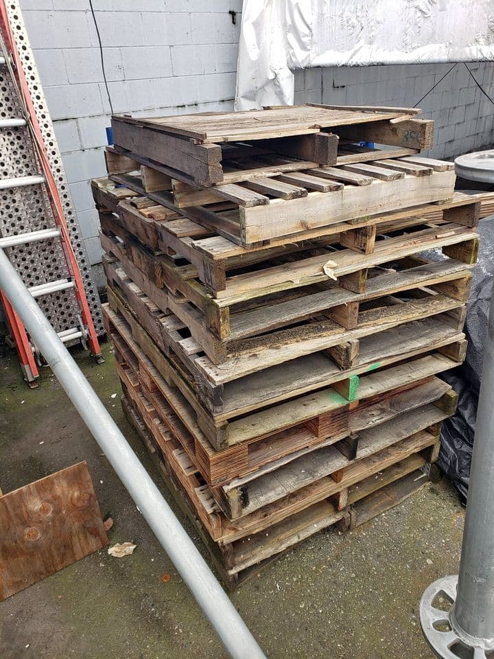 48 x 40 Used 2-Way Stringer Pallets - Marietta GA 30008