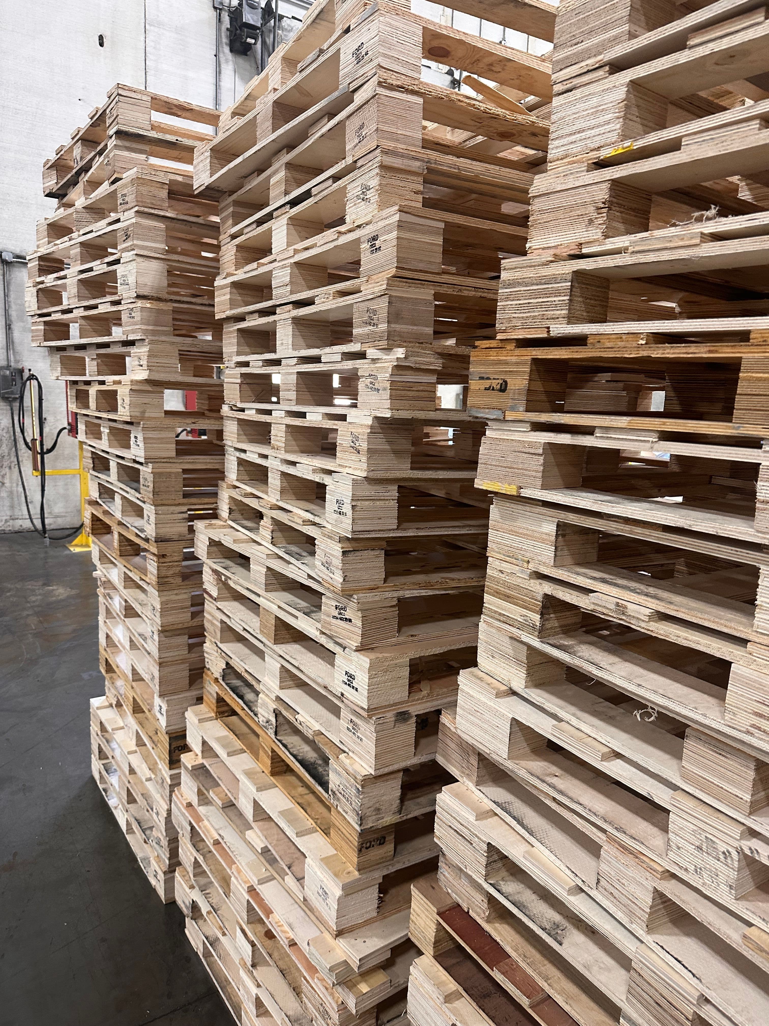 Used 48x48 Wooden Pallets - Kansas City, MO 64101