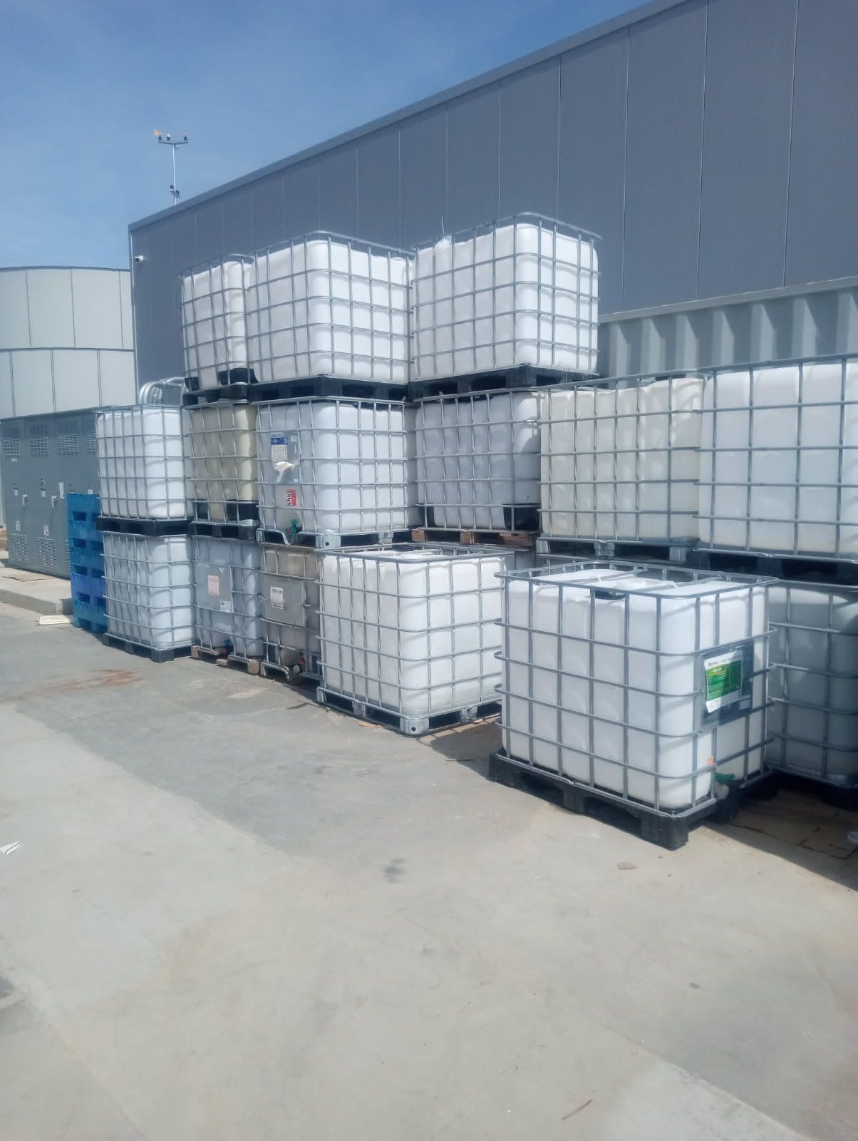 275 Gallon IBC Totes - Los Angeles, CA 93561