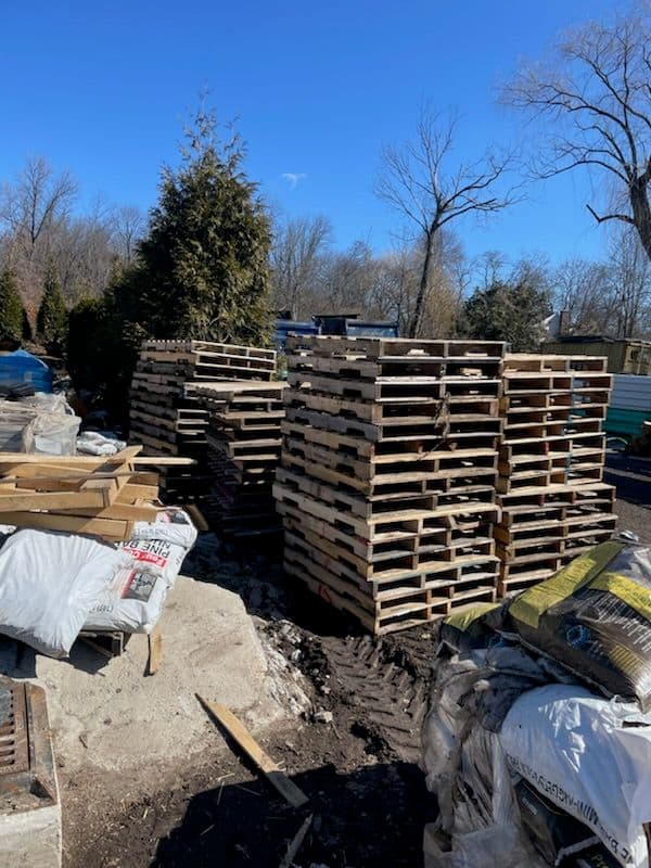 Used 48x40 Wooden Pallets - Summerville, South Carolina 29486