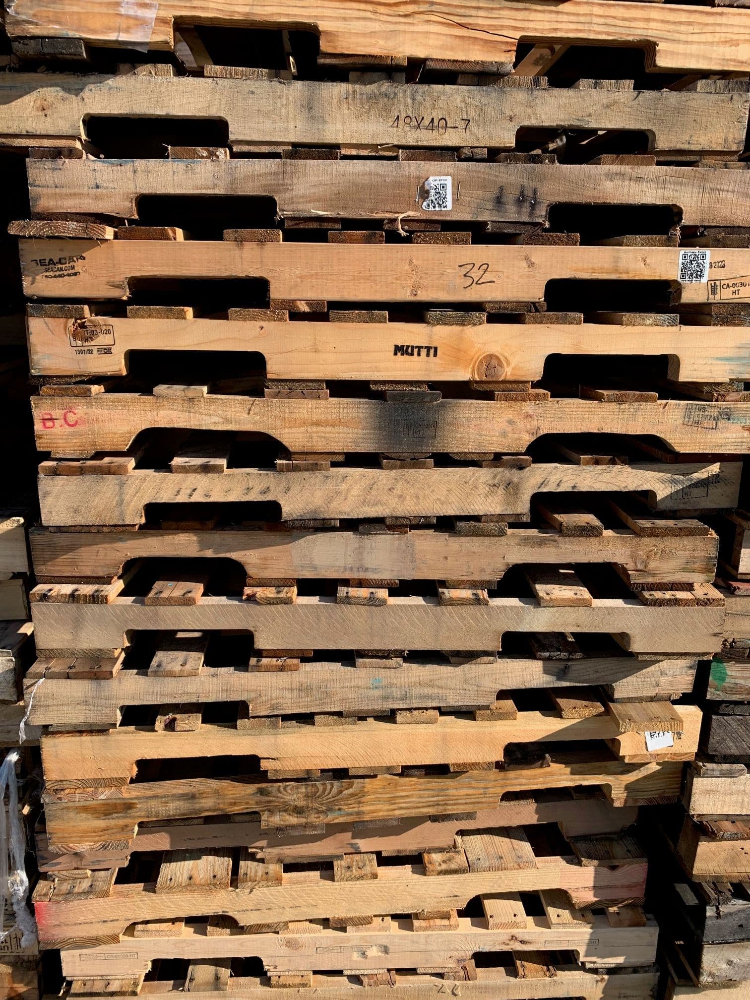 48 x 40 Wooden Pallets Cores - Bridgeport, CT 06608