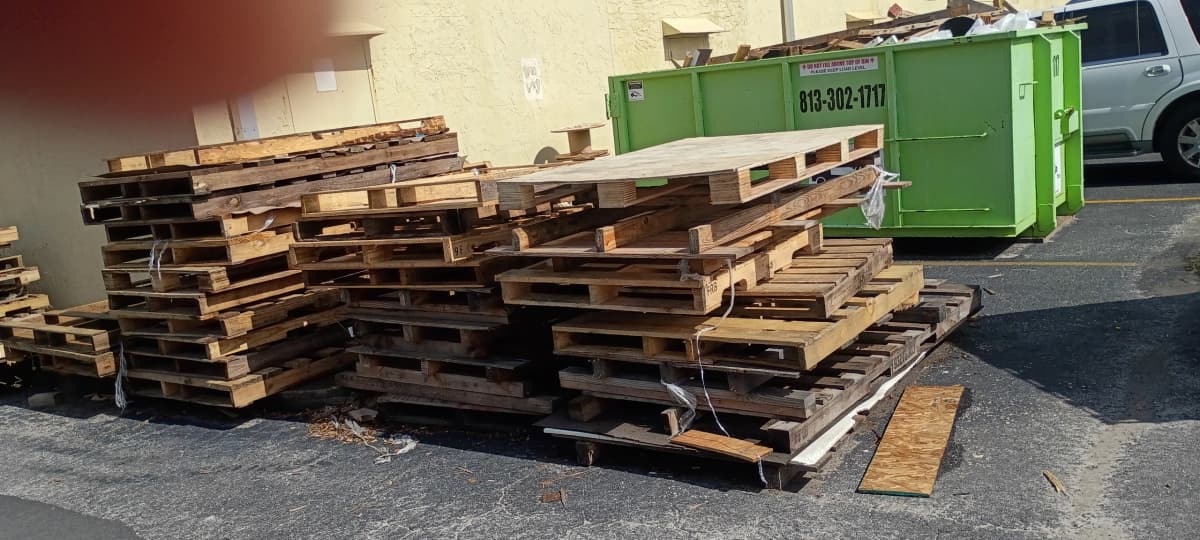 Combo 48x40x6 2 Way Block Mixed Softwood Pallets - Clearwater, FL 33765
