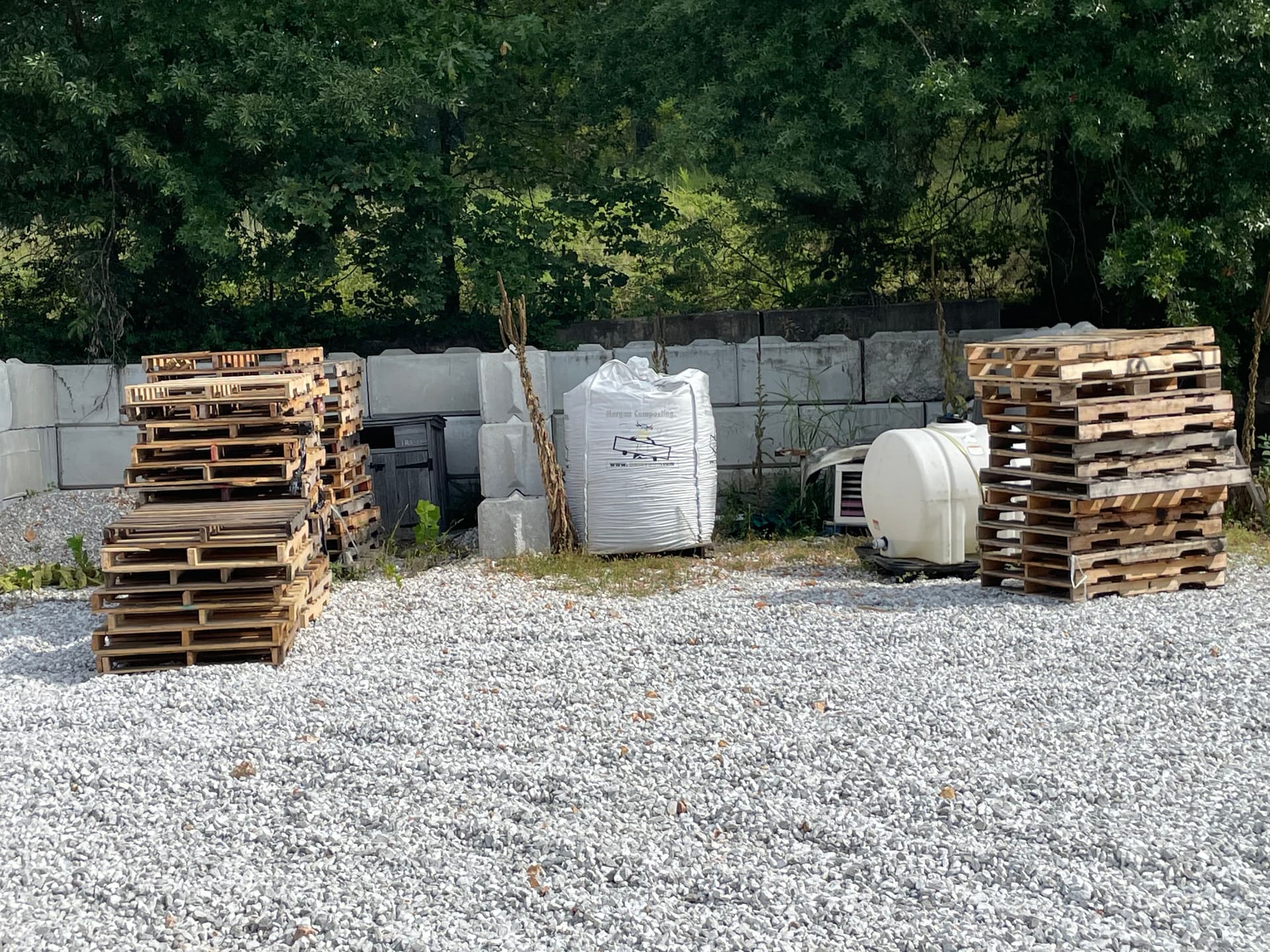 Used 48x40 Wooden Pallets - Mobile, AL 36525