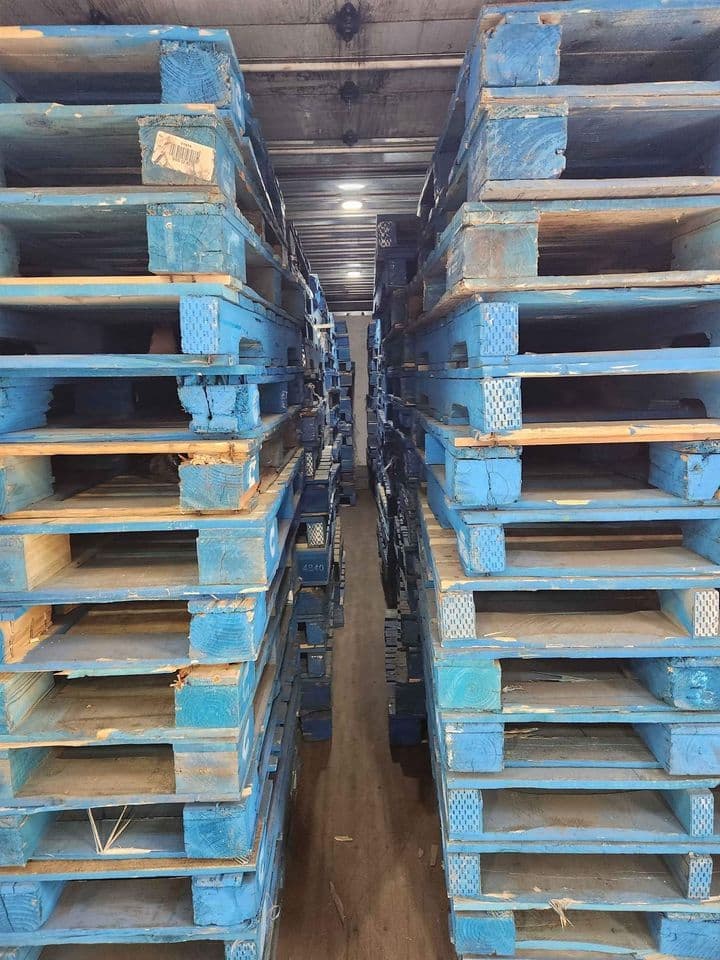 800 x 1200 2-Way Stringer Euro Pallets - Portland OR 97211