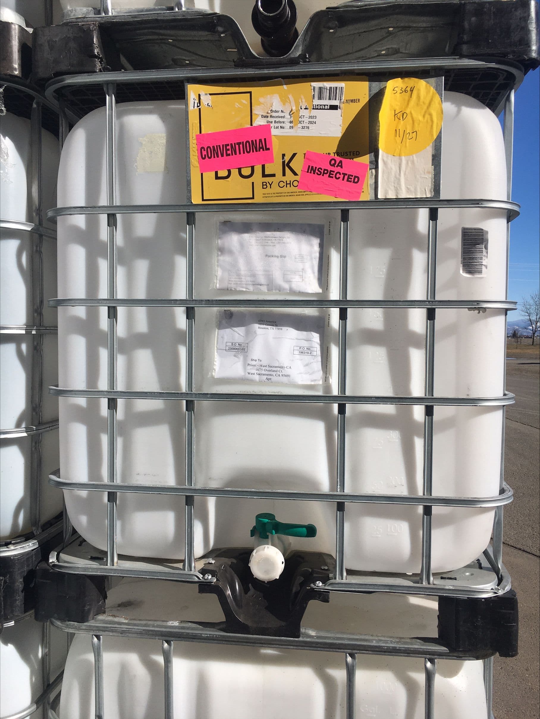Unrinsed Food Grade 330 Gallon IBC Tanks - Medford, OR 97501