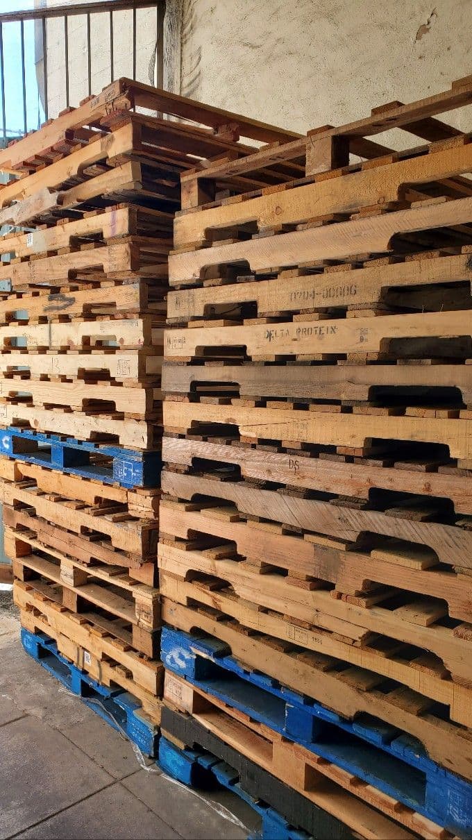 Grade A 48 x 40 Hardwood Shipping Skids - Austin TX 78753