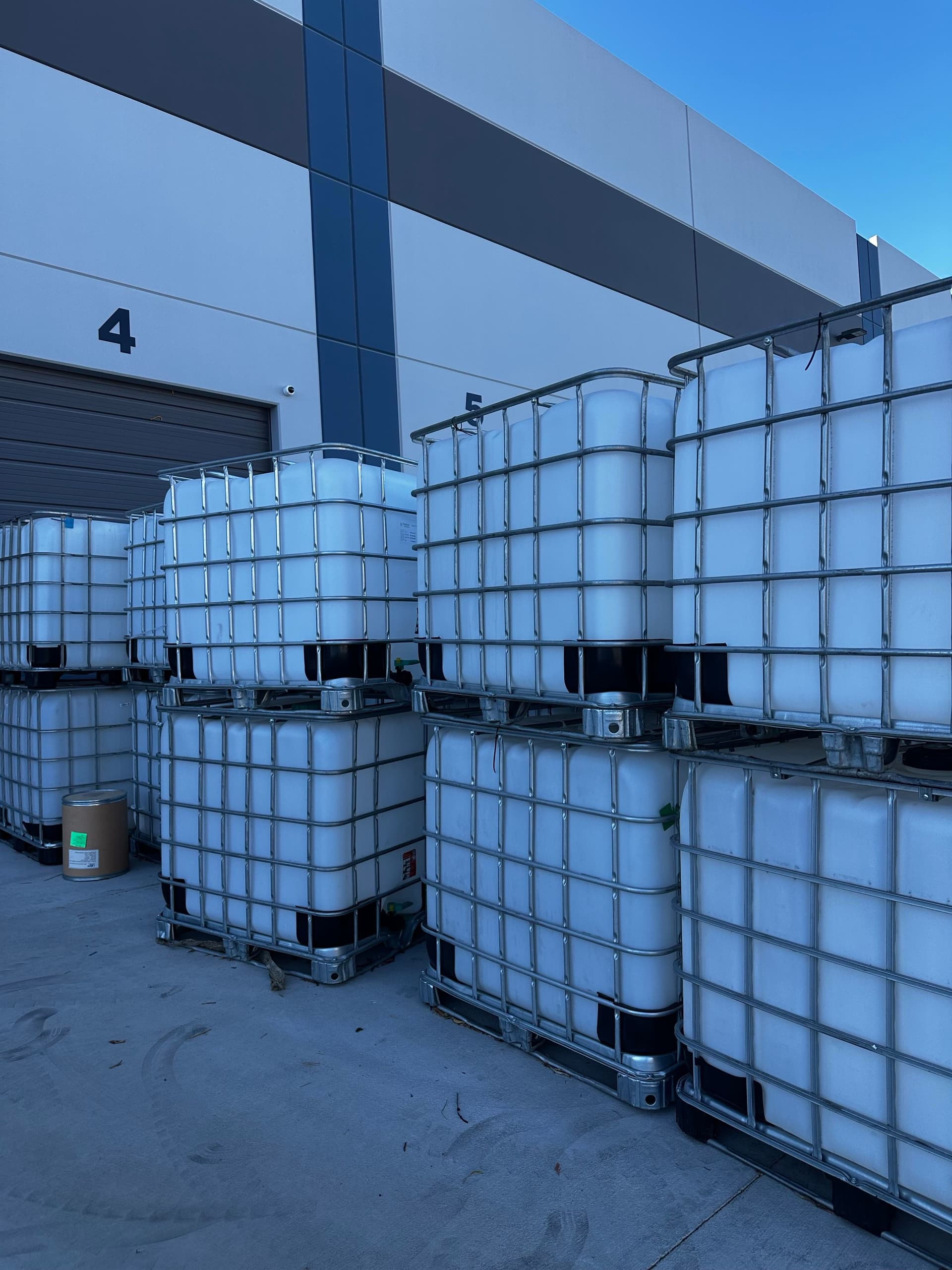 Used 330 Gallon IBC Totes - Reno, NV 89439