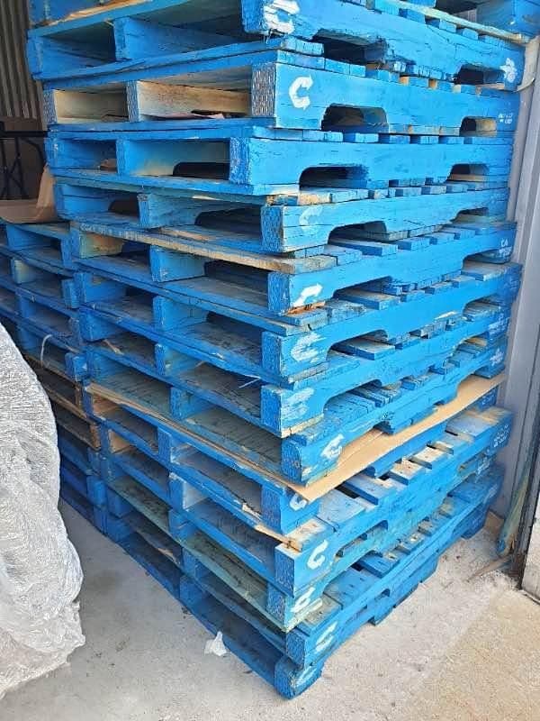 48 x 40 Used 2-Way Standard Stringer Pallets - Greenwood IN 46143