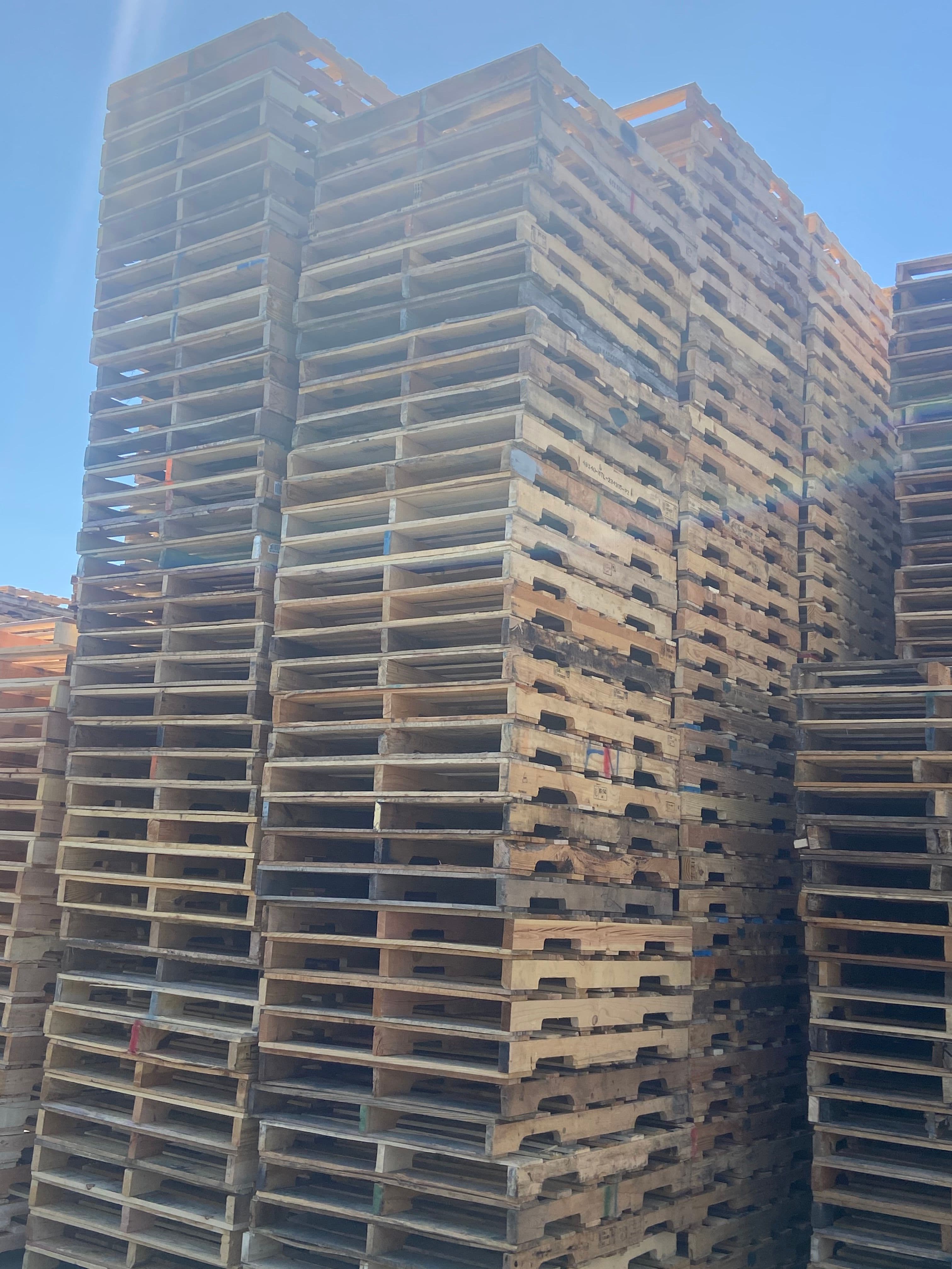 48x40 4-Way #1 Wooden Pallets - Los Angeles CA 90002
