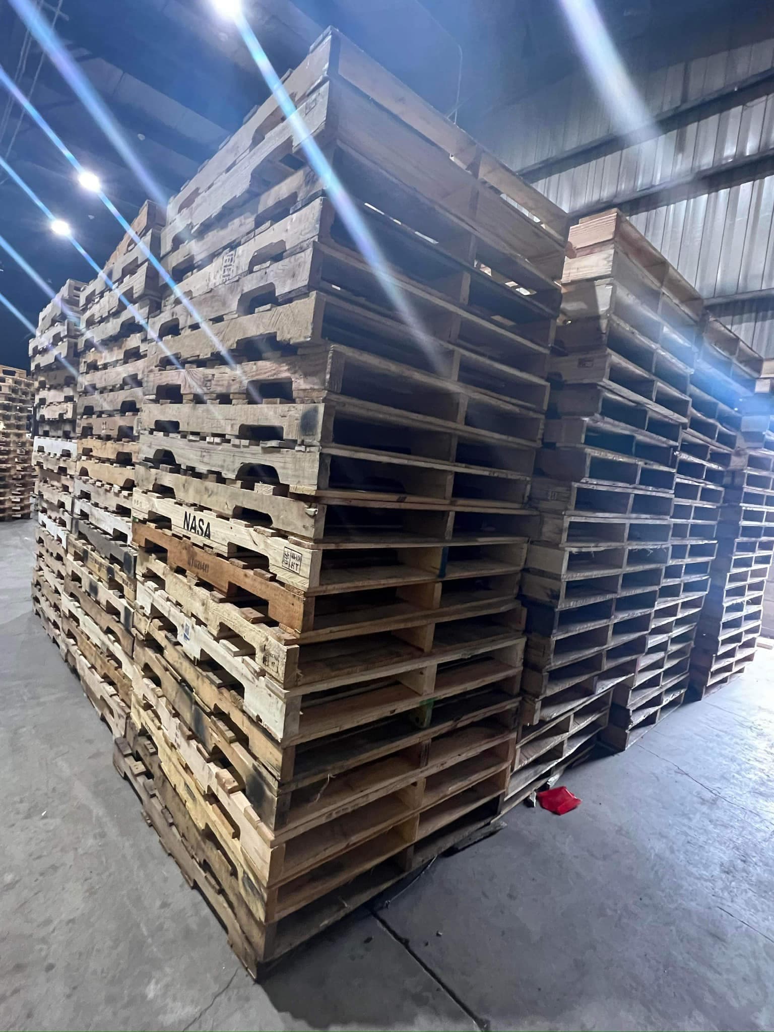 Grade B Standard Sized Recycled Shipping Pallets - Louisville KY 40214